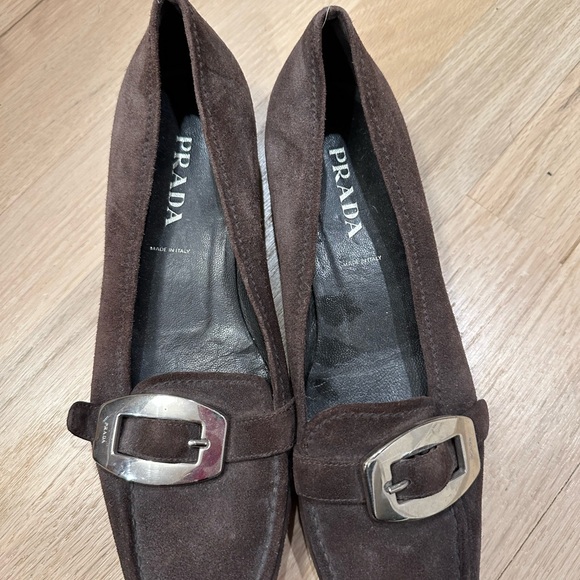Prada brown suede flats size 36 1/2. Great shape, hardly worn. - Picture 4 of 8